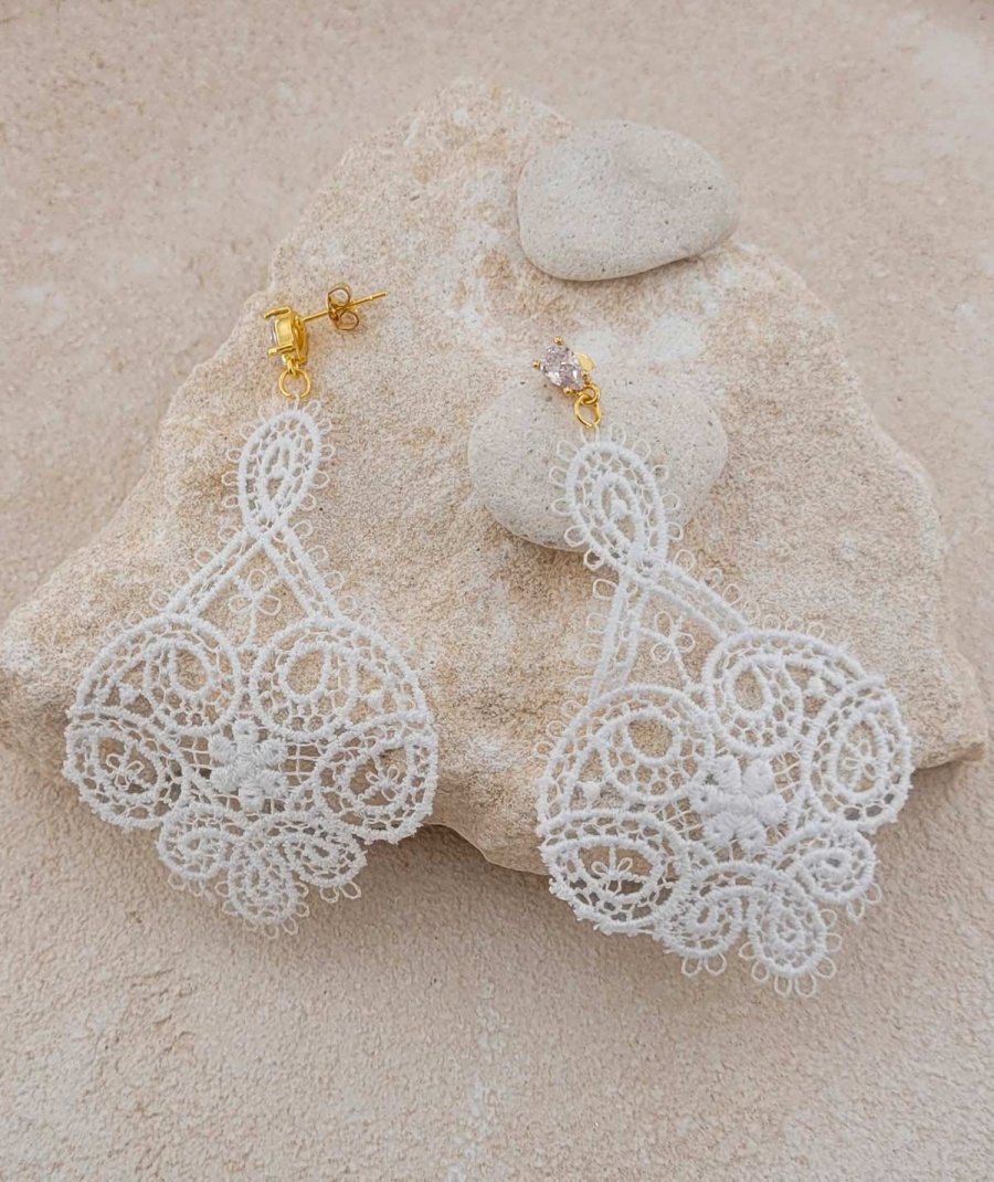 Boucles d'oreilles dentelle blanche