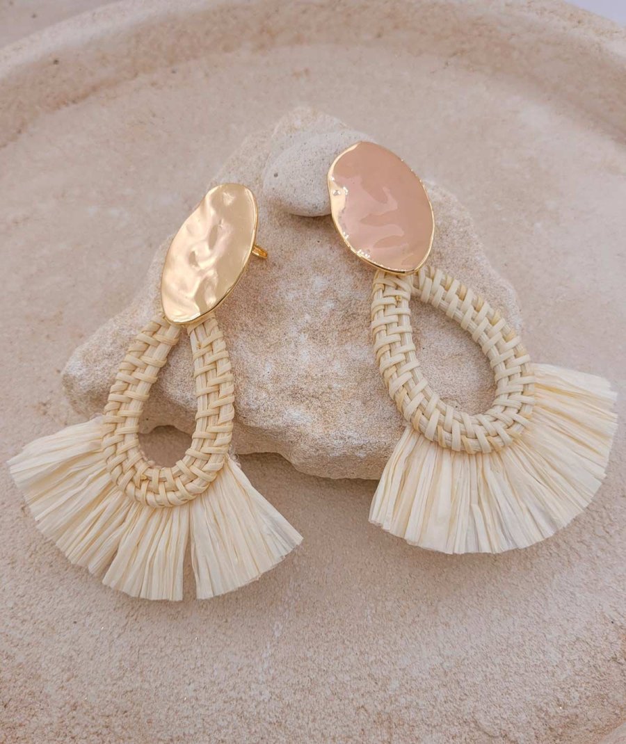 Très grandes boucles d'oreilles à clip en raphia beige - Look d'été