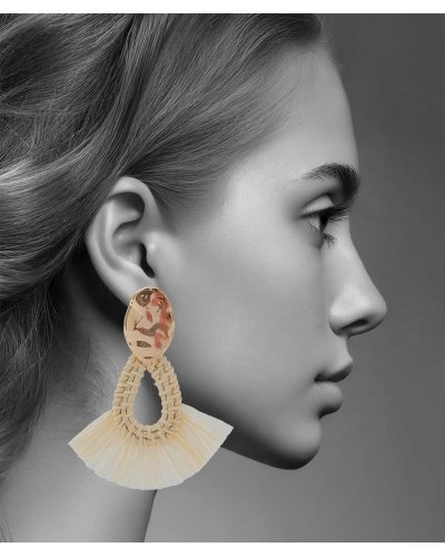 Très grandes boucles d'oreilles à clip en raphia beige - Look d'été