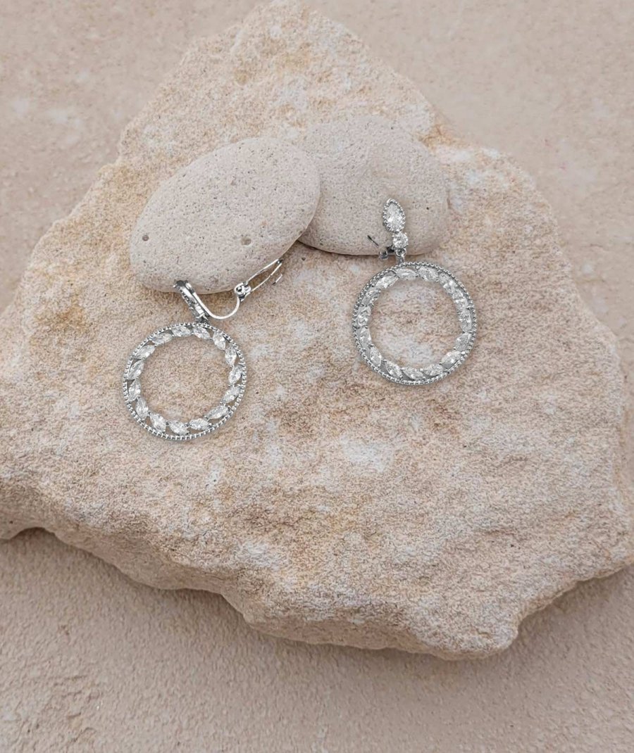 Boucles oreilles à clip en zirconium créole ciselée - Création Tara Pépita