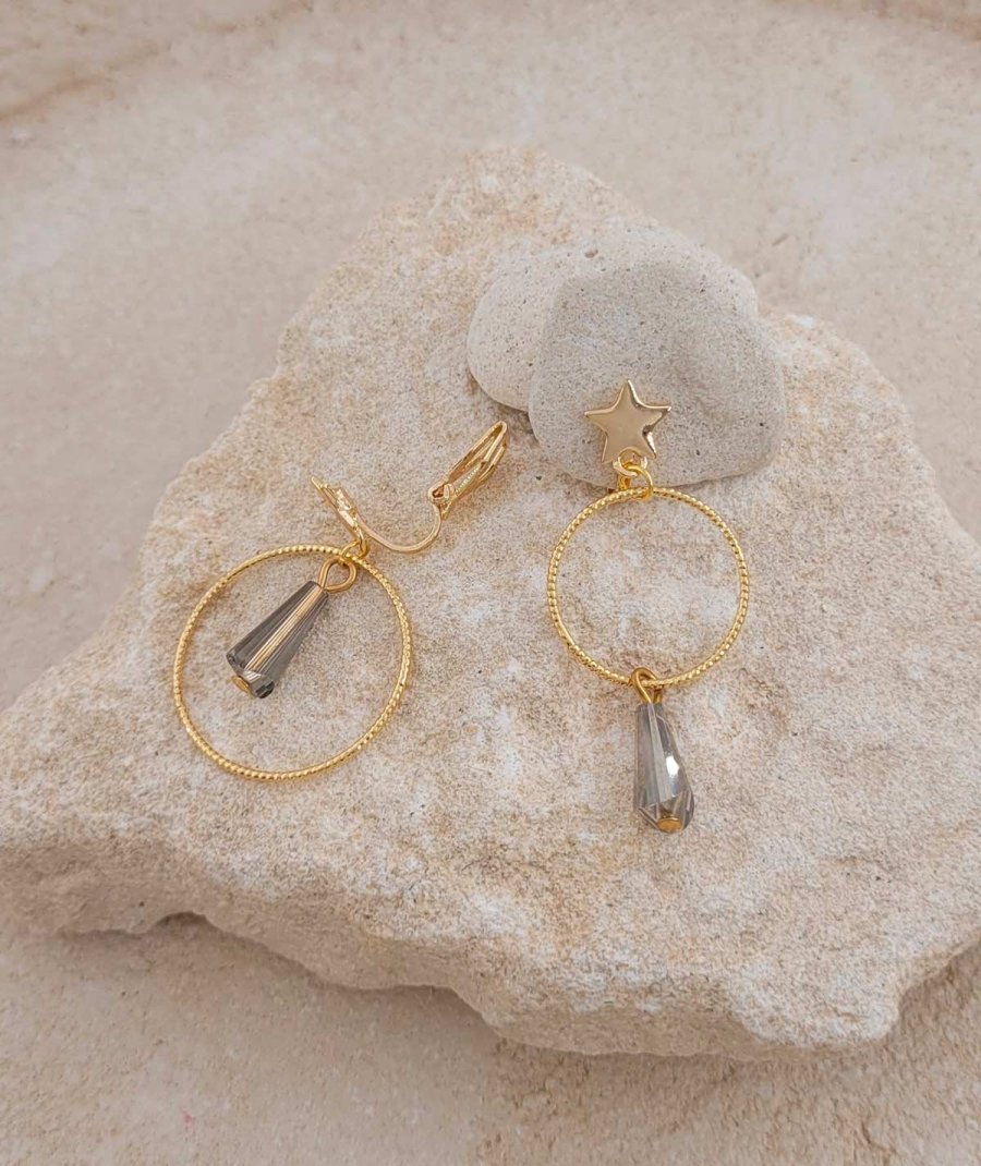 Boucles d'oreilles à clip asymétriques cristal taupe - Création Tara Pépita