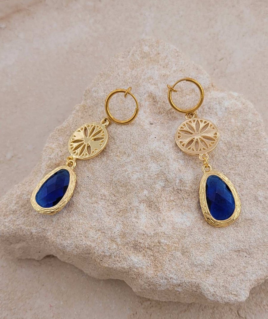 Boucles d'oreilles à clips pendantes en cristal bleu saphir - Création Tara Pépita